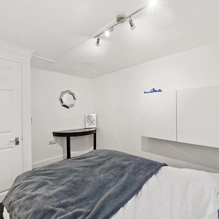 Modern One Bedroom Apartments In Brighton Exterior foto