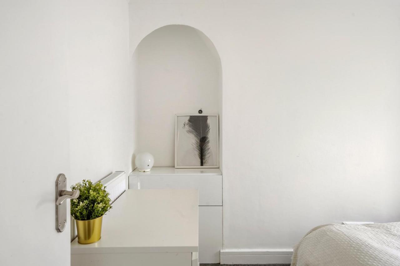 Modern One Bedroom Apartments In Brighton Exterior foto